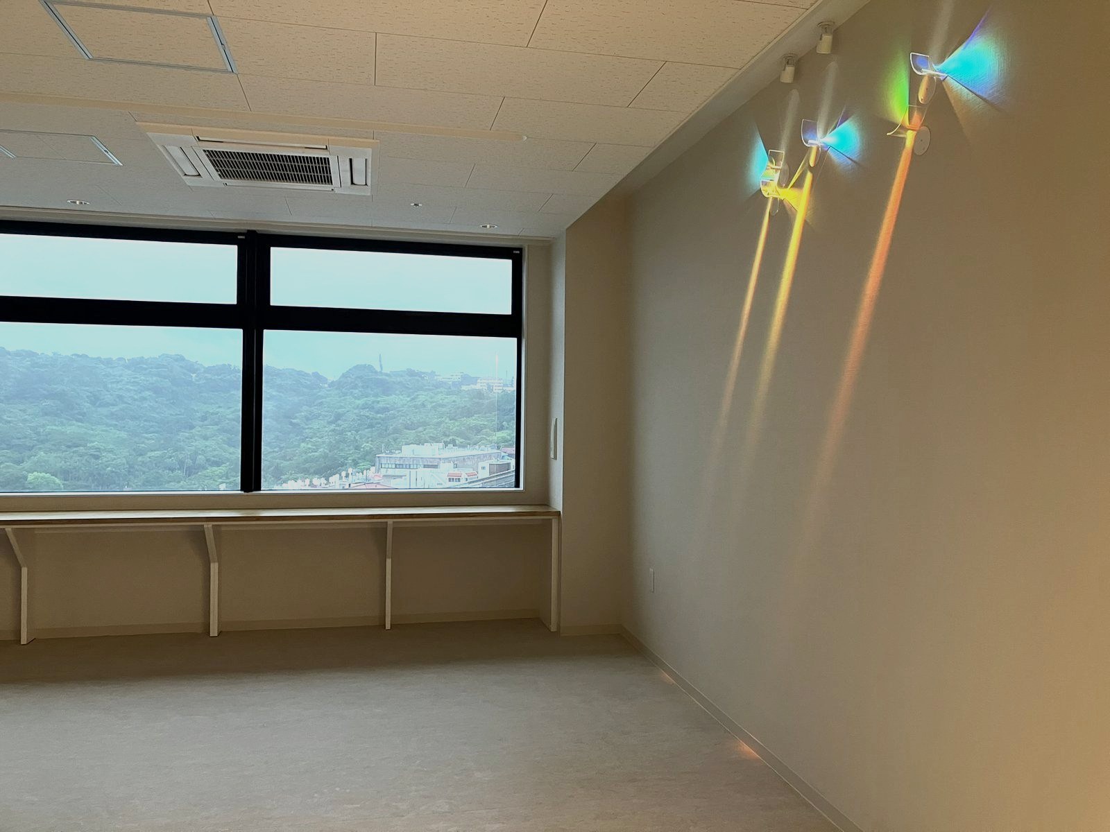 那覇市民病院デイルーム光空間 8階